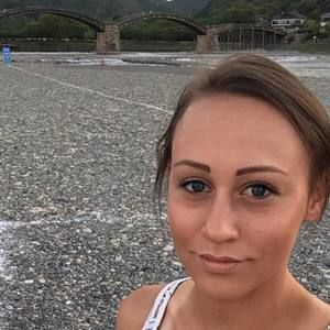 Meet your Posher, Vivian